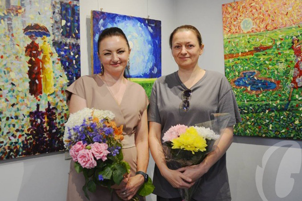 Произведения Оксаны Рощупкиной и Дарьи Ближенской экспонируются в Старооскольском художественном музее..