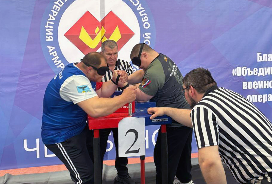 Геннадий Маликов стал восьмикратным Чемпионом России по армрестлингу.