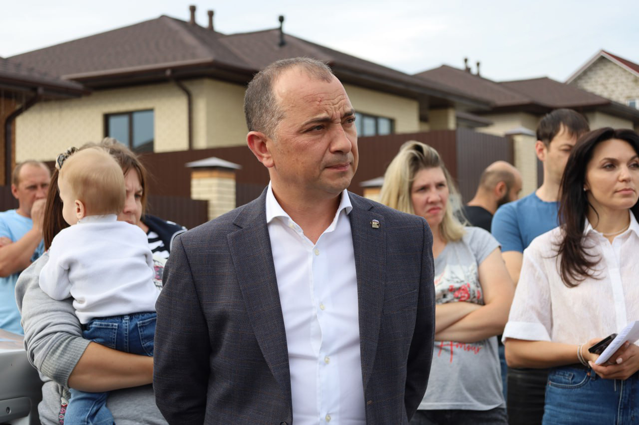Встреча главы администрации Владимира Жданова и жителей района ИЖС «Вишенки».