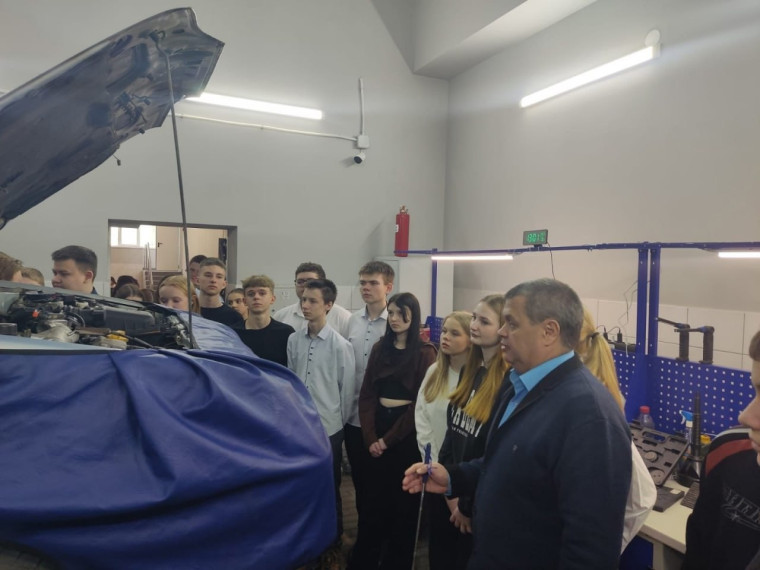 Шаг в будущее: Каплинские школьники знакомятся с профессиями. Шаг в будущее: Каплинские школьники знакомятся с профессиями.