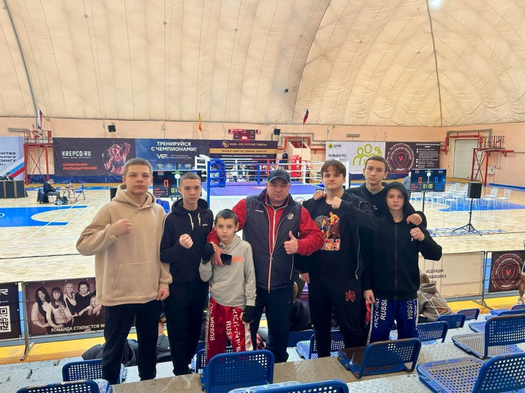 Старооскольские спортсмены завоевали призовые места на чемпионате ЦФО по кикбоксингу. Старооскольские спортсмены завоевали призовые места на чемпионате ЦФО по кикбоксингу.