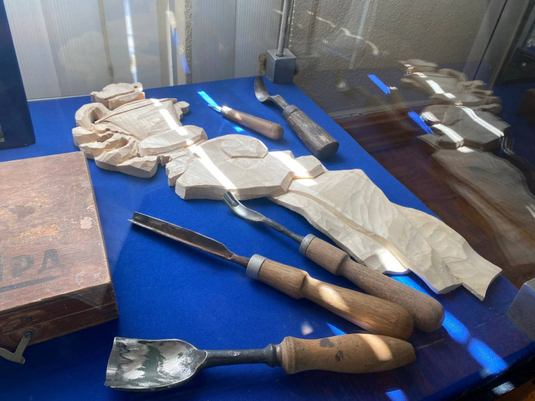 В Старооскольском краеведческом музее состоялась юбилейная выставка «Симфония дерева Сергея Бронникова». В Старооскольском краеведческом музее состоялась юбилейная выставка «Симфония дерева Сергея Бронникова».