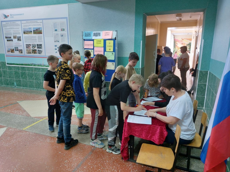 Выборы органов детского общественного самоуправления в летних лагерях прошли в Старооскольском округе.