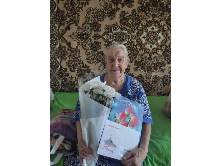 Свой 100-летний юбилей отпраздновала ветеран Великой Отечественной войны Елена Егоровна Кочерова.