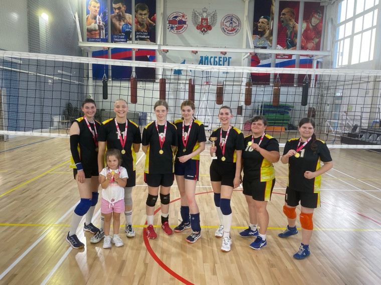 Старооскольская команда заняла первое место в открытом турнире, посвящённом столетию отечественного волейбола.